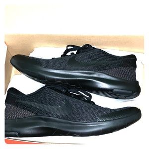 NIKE FLEX EXPERIENCE RN 7